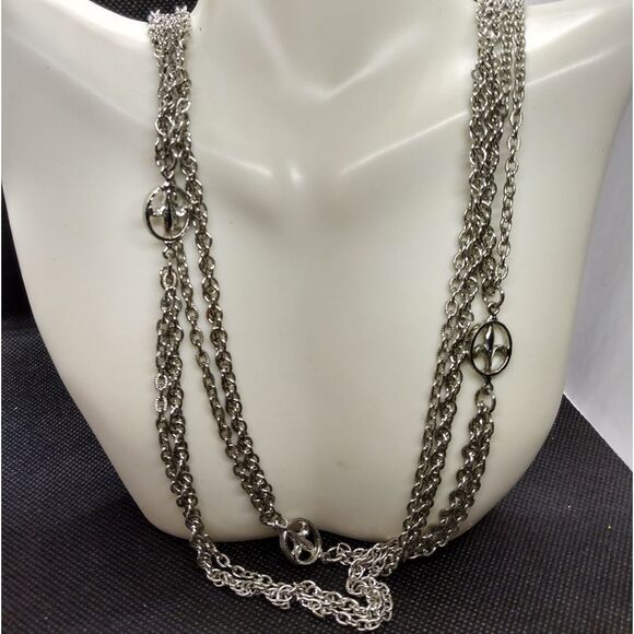 Lustrous silver chainmail styled necklace long length or double‎ it up - Picture 1 of 4